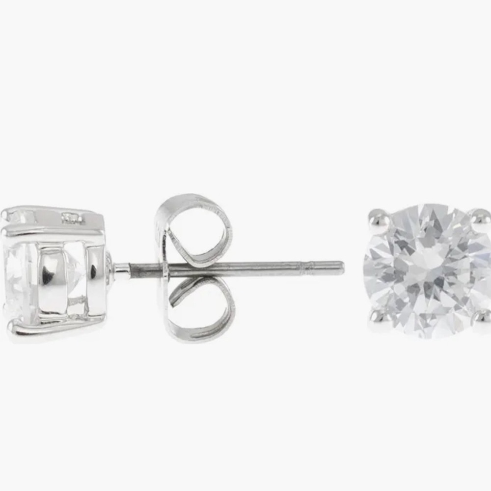 Round CZ Stud Earrings
CZ by Kenneth Jay Lane